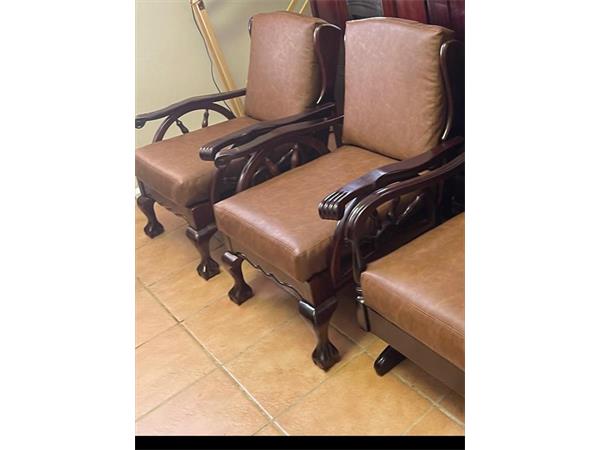 ~/upload/Lots/45652/qah6xwlklbhpw/LOT 39 VINTAGE LEATHER CHAIRS_t600x450.jpg